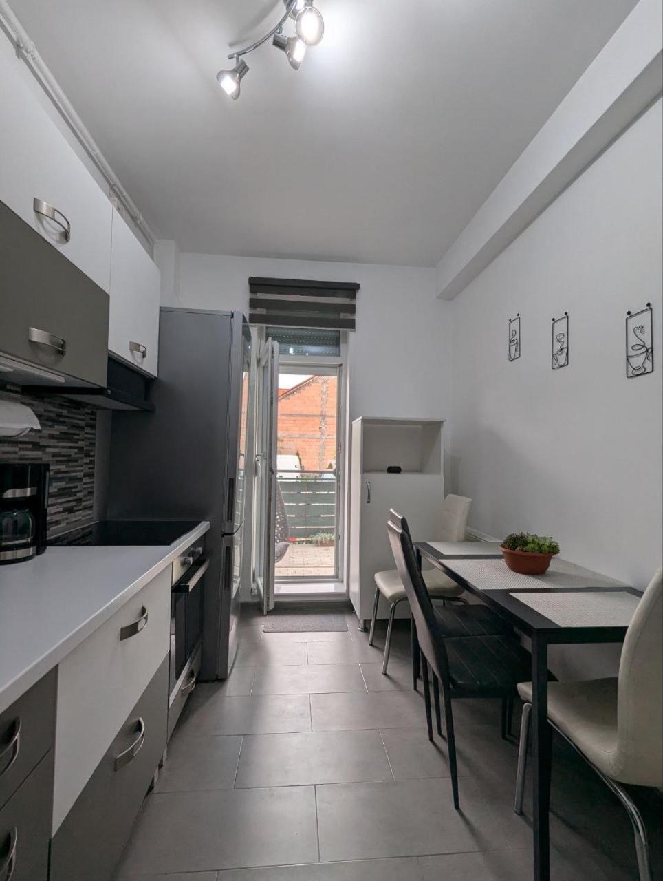 Gast Haus Apartment Sibiu Bagian luar foto